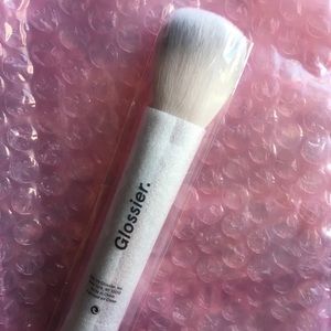 Glossier Wowder Brush (NEW)